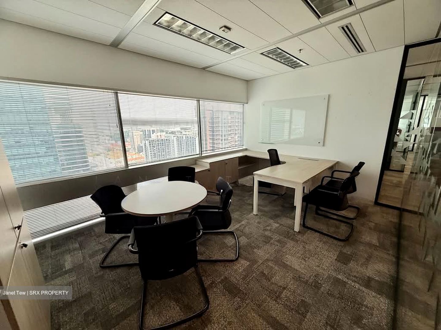Gateway West (D7), Office #587569361